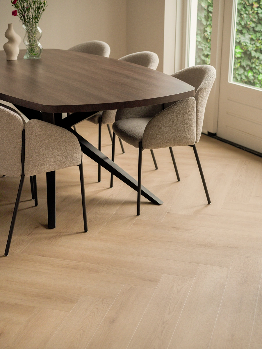 Floer Walvisgraat klik PVC – Bryde Bruin - Afbeelding 2